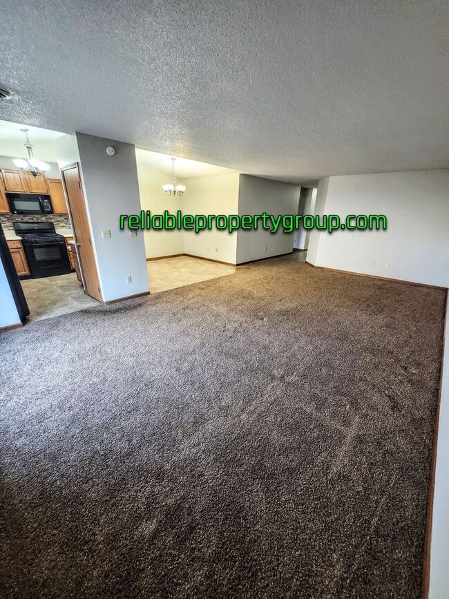 1417 Lakehurst Dr