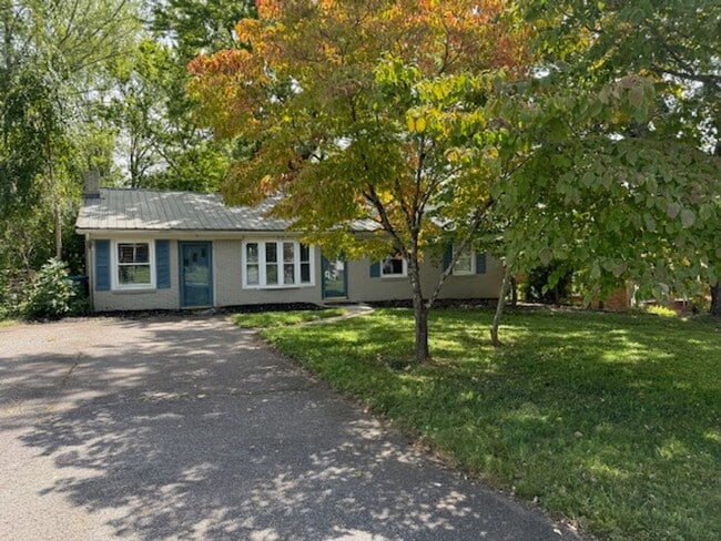 Photo - South AVL - 3/2 with Sunroom and Flex Space!