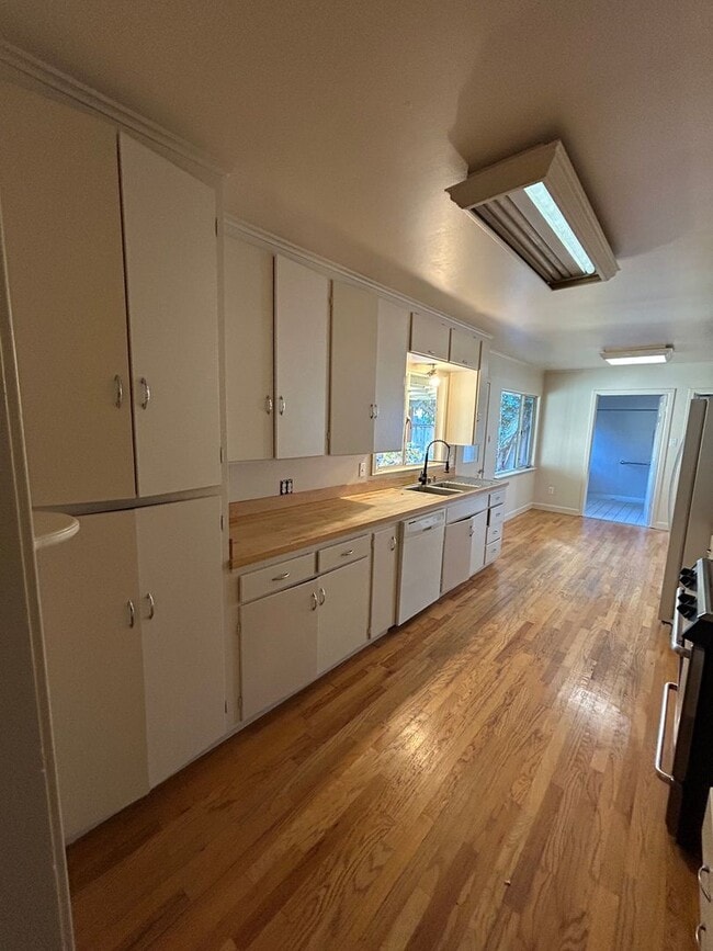 Photo - 3 Bedroom 2 Bathroom Single-Story House