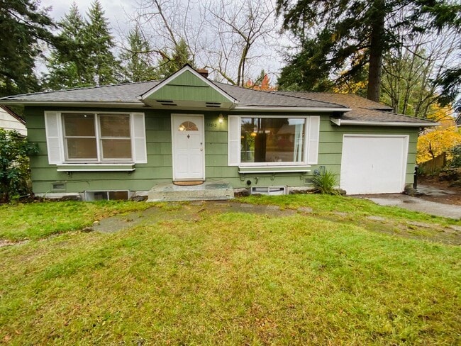 Building Photo - Wonderful 2-bed, 2-bath home in North Seattle