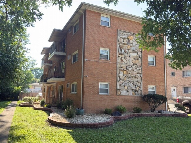 Building Photo - 13058 S Wood St Unit EAST