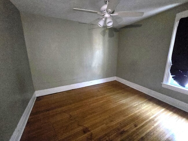 Photo - 333 Grand Ave Unidad 2