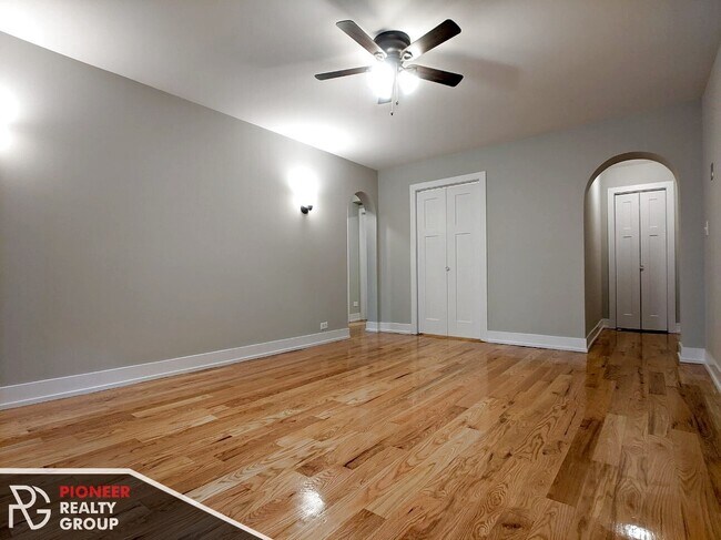 429 W Roscoe St Unit 1