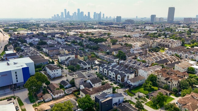 Photo - 4510 Inker St