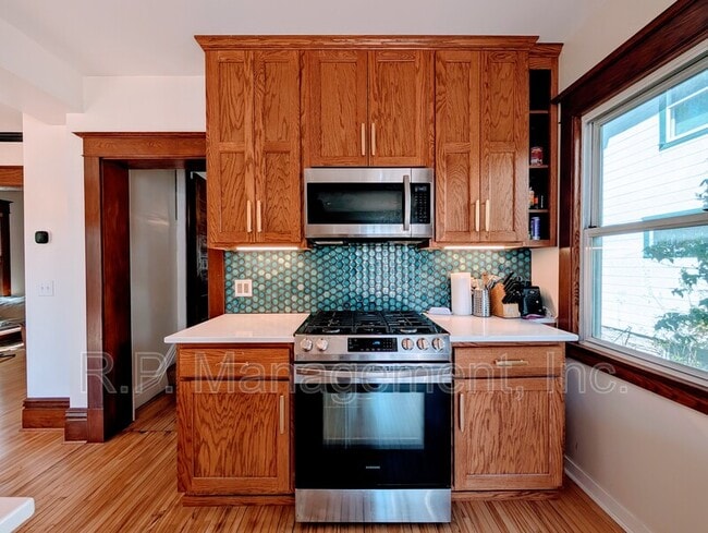 Photo - 398 N Herschel St