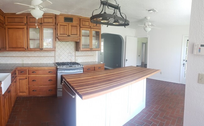 Photo - 612 NW 36th Terrace