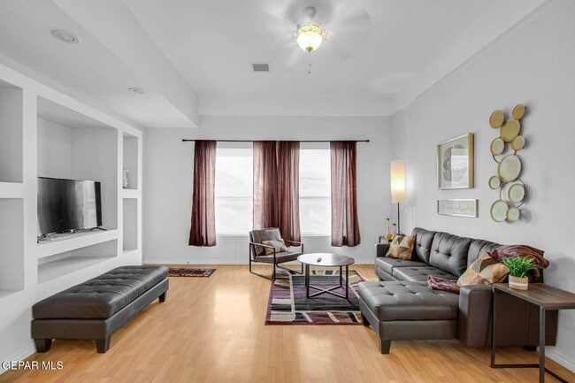 Photo - 5533 Ignacio Frias Dr