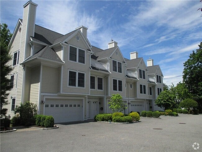 Building Photo - 29 Carpenter Ave Unit B3 Rental