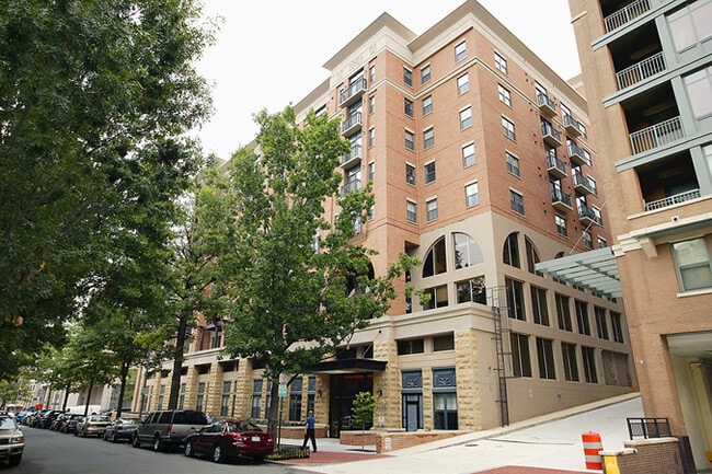Building Photo - 1111 25th St NW Unit 602
