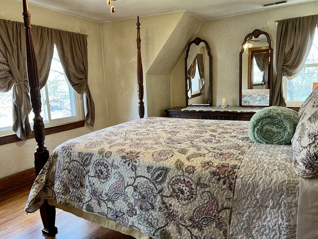 Photo - 148 Church St