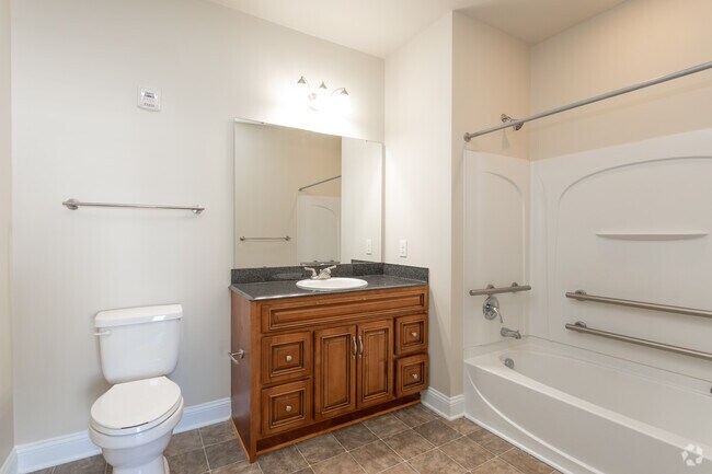 1BR, 1.5BA - 1050SF Unit 21 w/Den - Bathroom