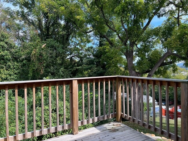 Photo - 1416 Morningside St SE