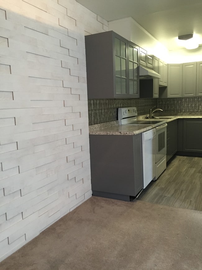 Building Photo - 694 Robinwood Dr Unit B