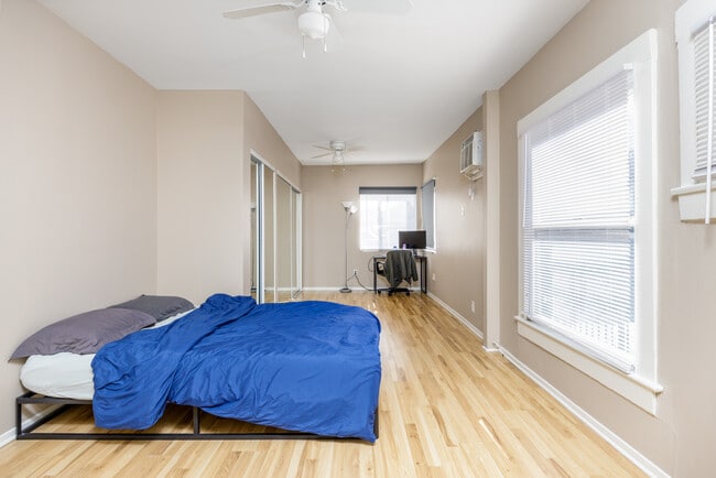 Supersize one Bedroom House double closet - Student Housing Near USC Univ Southern Calif