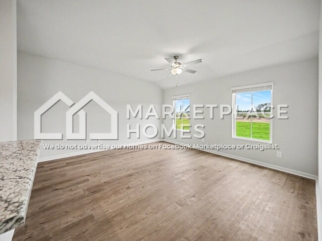 Photo - 1728 Amber Ave