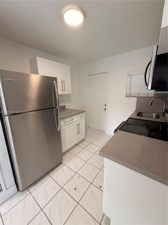 Photo - 2420 NW 31st St Unit 3