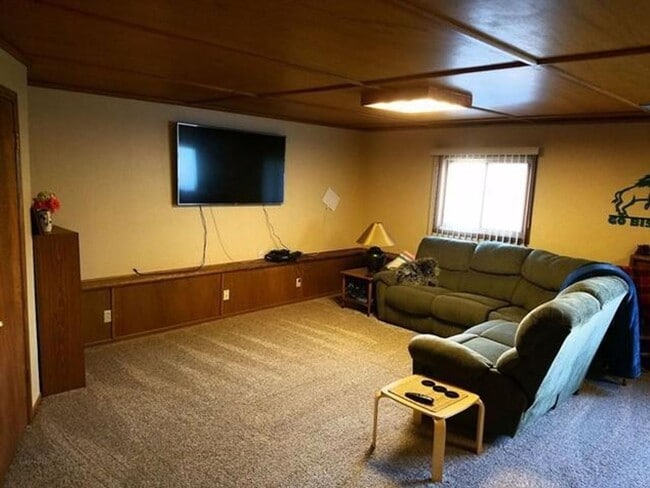 Photo - Great home, great quiet neighborhood!