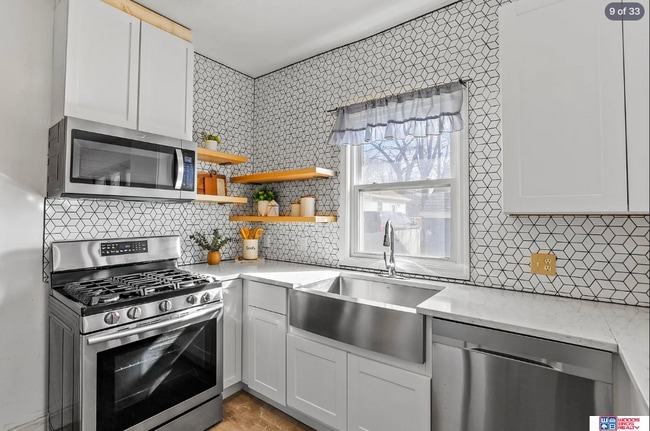Photo - 2024 Dudley St
