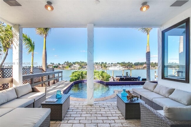 Photo - 257 N Coconut Ln