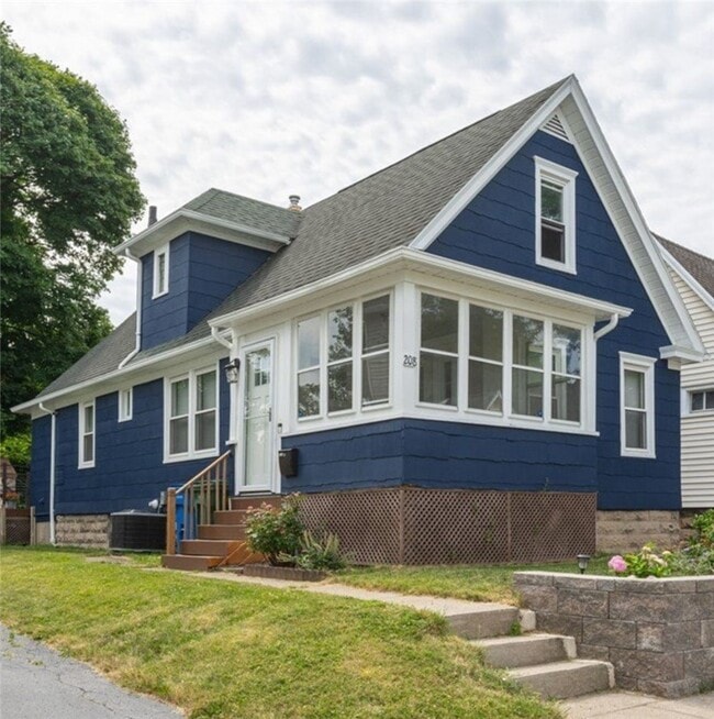 Building Photo - 208 Middlesex Rd