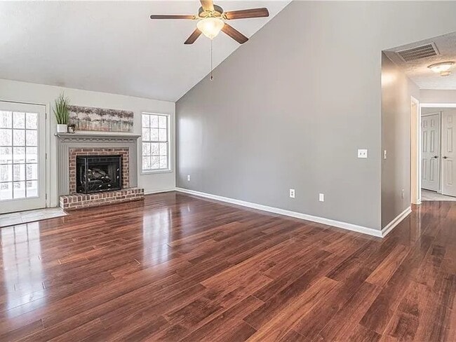 Photo - 1710 Omie Way