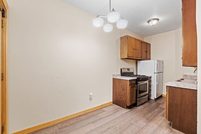 Photo - Updated 1-Bath 1-Bed Unit - Available Now! Unit 6