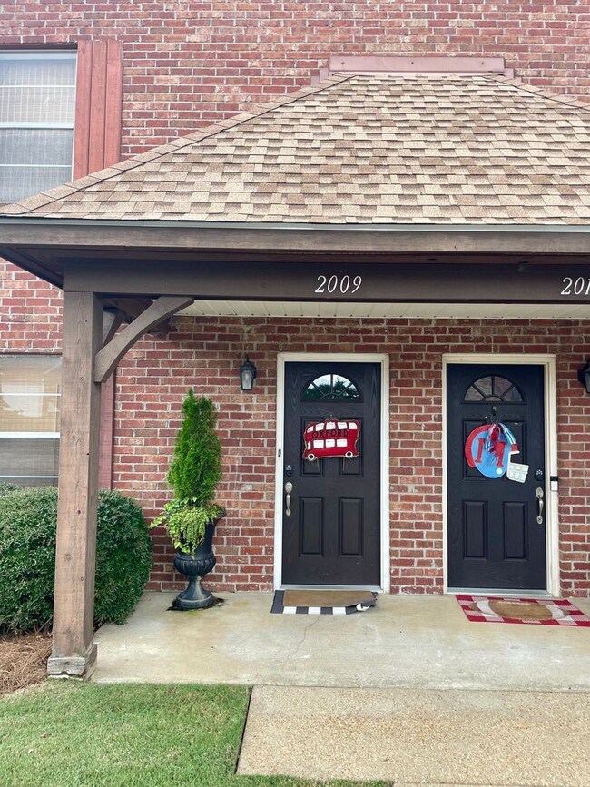 Photo - 2 Bedroom, 2.5 Bath, Fully Furnished Walking Distance to Campus