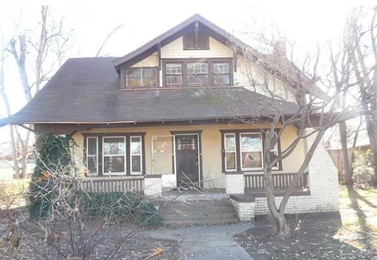 Freshly Updated 3 Bedroom House - Freshly Updated 3 Bedroom House