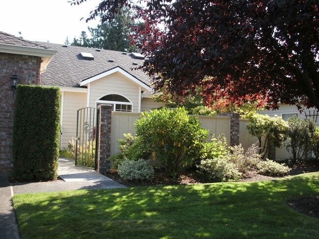 Building Photo - Comfortable Condo for Lease!
