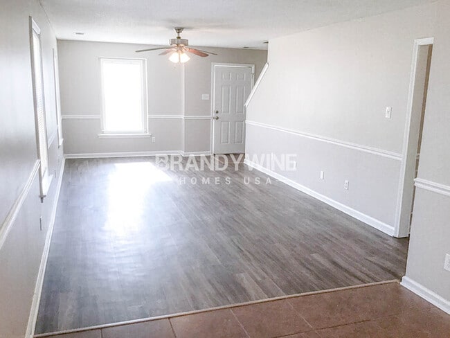 Photo - 8042 Port Douglas Dr