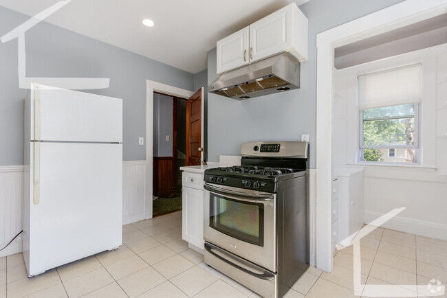 Building Photo - 17 Champney St Unit 2 Rental