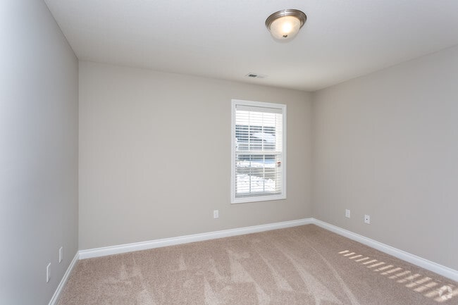 2BR, 2BA - 1150 SF