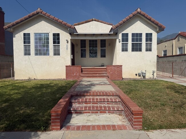 Photo - 2045 Bellevue Dr