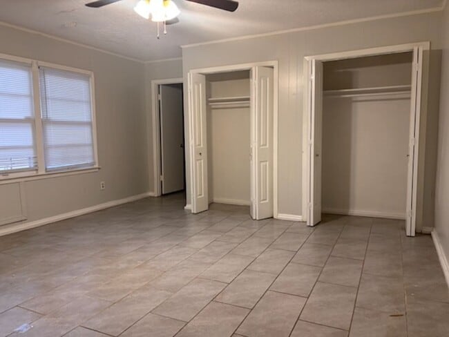 Photo - 5448 Keele St