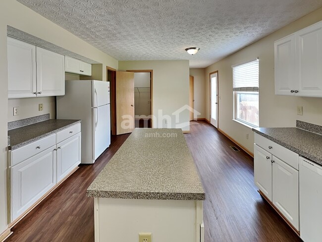 Photo - 2236 Dates St