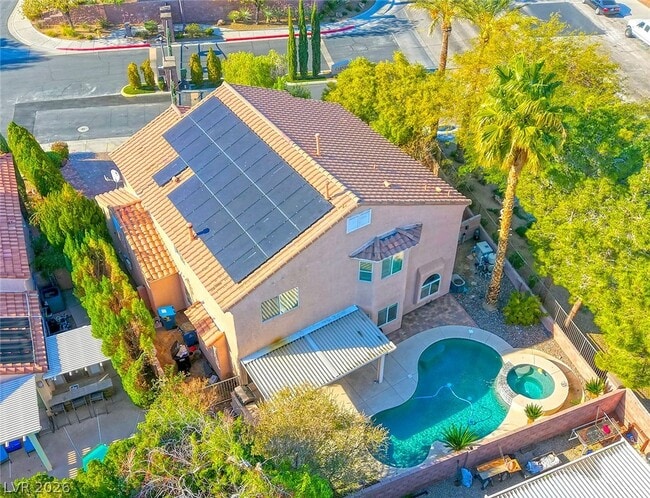 Photo - 756 Ezzat St