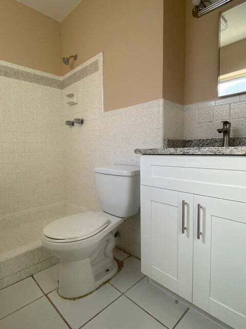 Photo - 184 SE 10th St