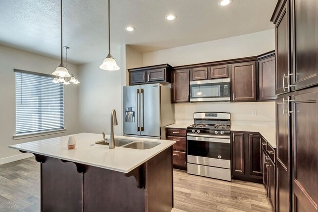 Gorgeous Three Bedroom Townhome; Herriman - Gorgeous Three Bedroom Townhome; Herriman