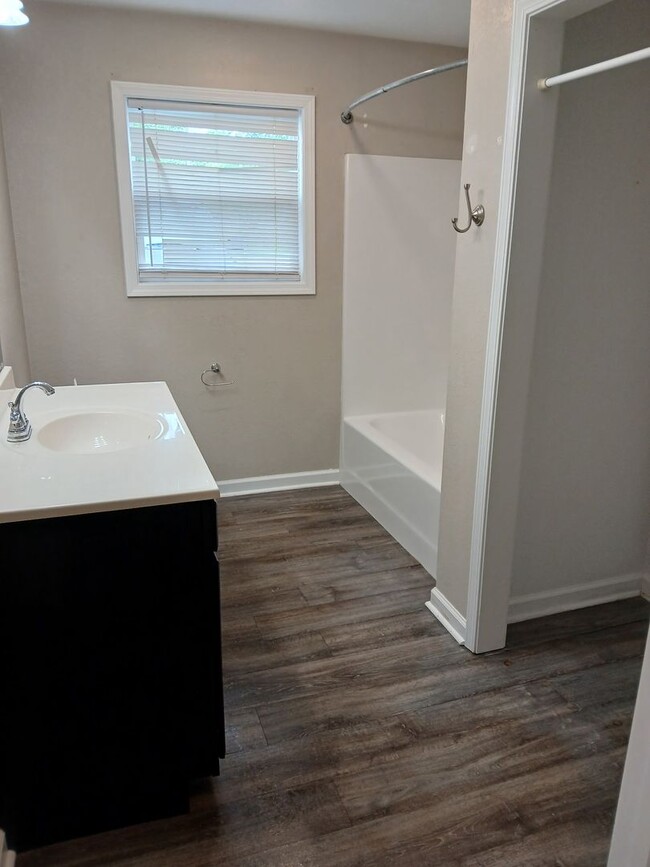 Photo - 101 Clark Ave Unidad 101 Clark Ave