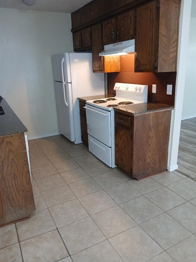 Photo - 2111 NW Lindy Ave Unit H7