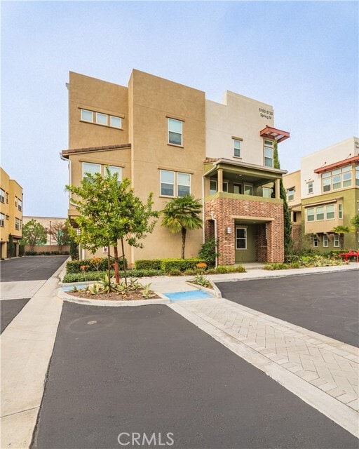 Photo - 5720 Spring St