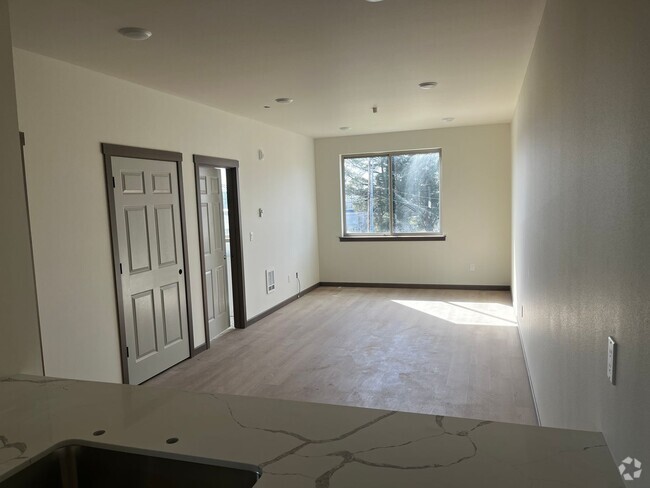 Building Photo - Prince Ave Unit 301 Rental