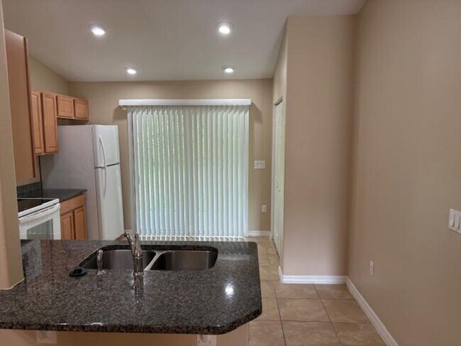 113 Brunswick Ln Unit B