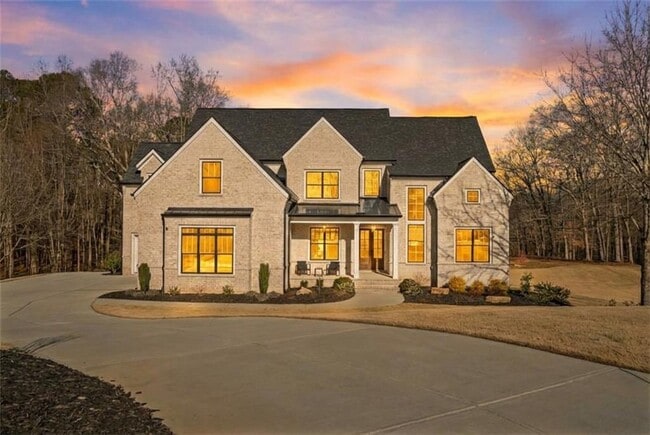 Building Photo - 568 Versailles Dr