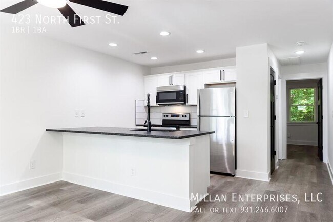 Photo - 423 N 1st St