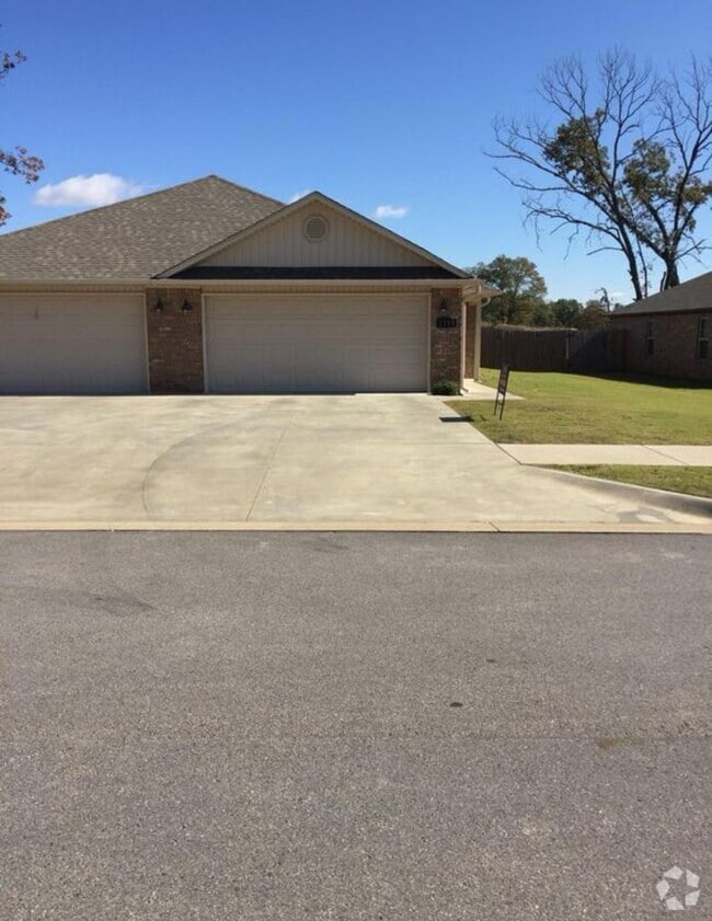 Building Photo - Hatcher-1118 (AG*) Unit 1118B Rental