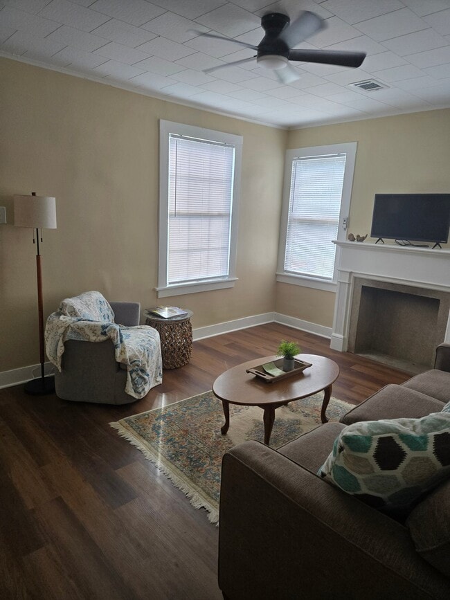 Photo - 812 N 5th St