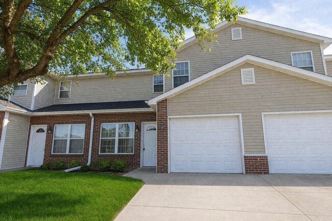 Building Photo - 5000 Derby Ridge Dr Unit 306