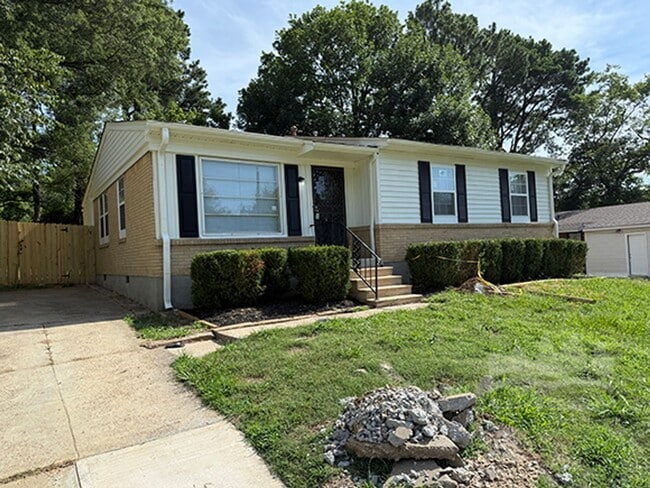 Photo - 2076 Willow Wood Ave