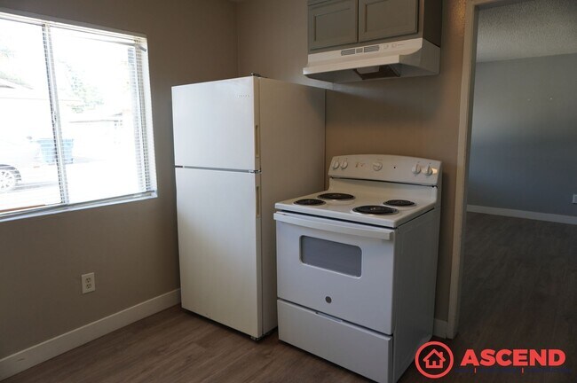 Photo - 117 Woodrow Ave Unit B